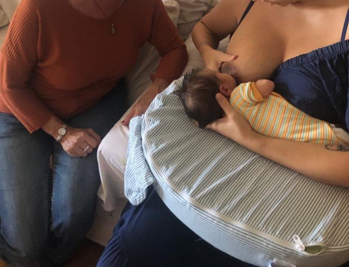 breastfeeding support pregnant women and mothers 